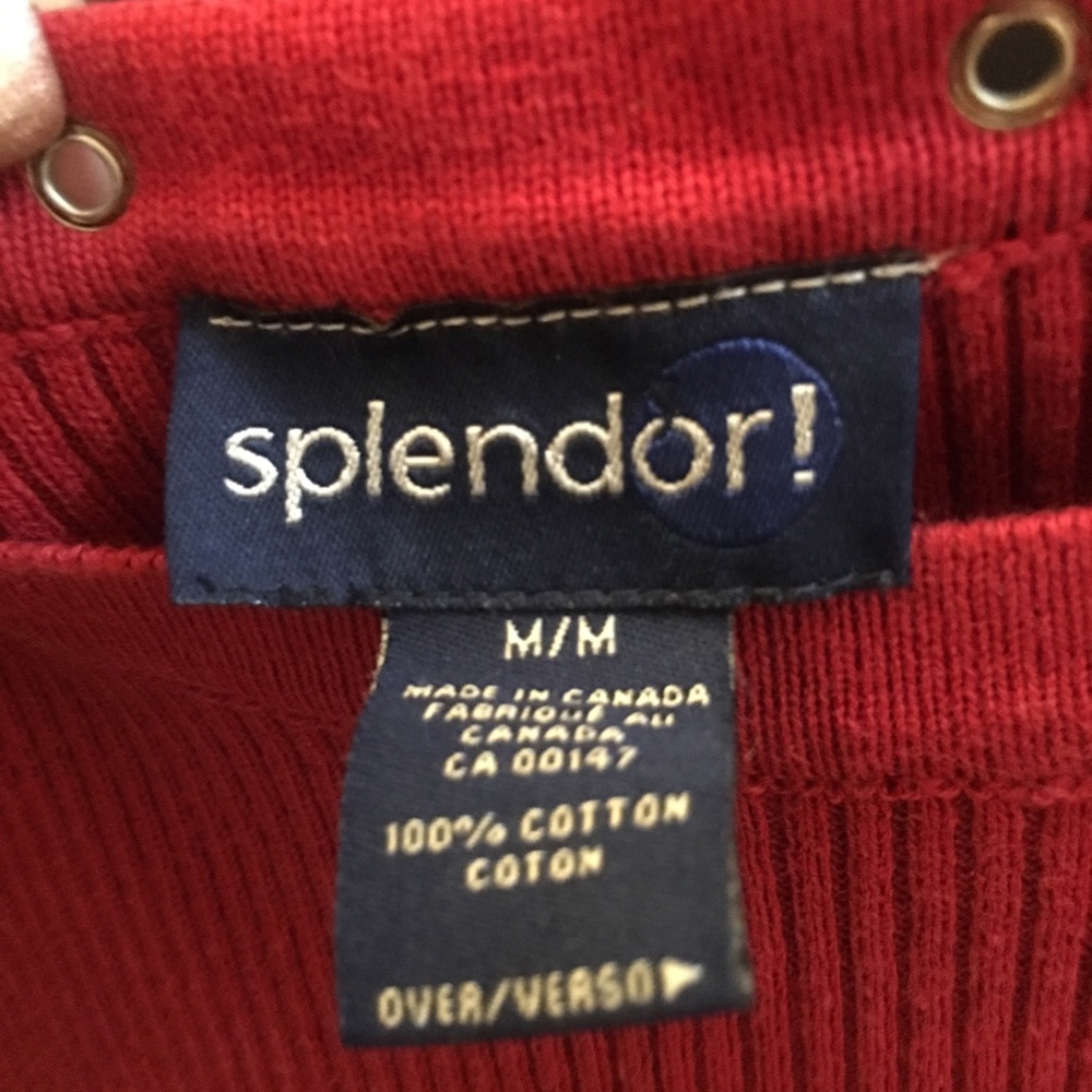 Red Splendor! Size Medium sweater - Picture 4 of 4